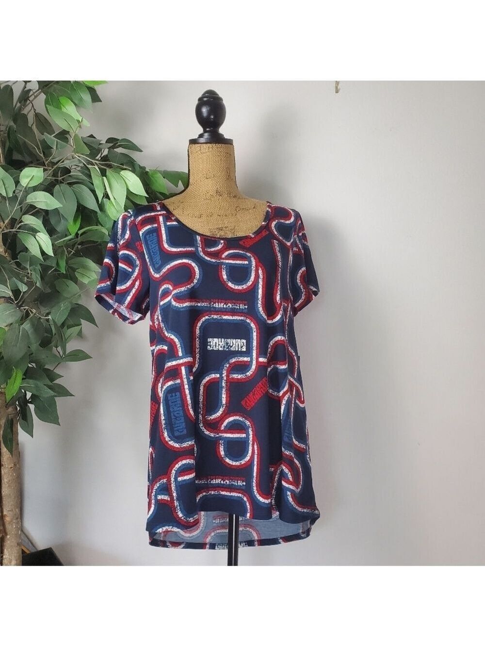 Lularoe Classic T Blouse Red White Blue Gugaroe Womens Medium